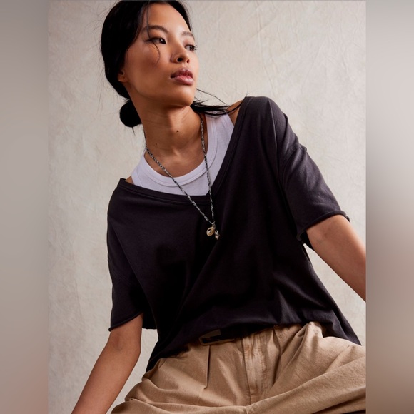 FREE PEOPLE We The Free Nina V-Neck Tee XS Black $38 Retail NWOT - Picture 1 of 3